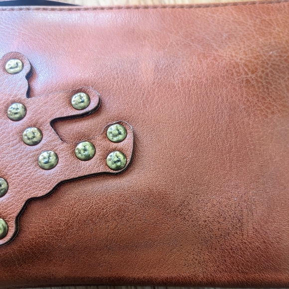 Lulu Castagnette crossbody purse - Picture 6 of 7